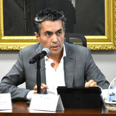 Balcón Político: Avelino se Lanza al Ruedo ¡sin Capote!