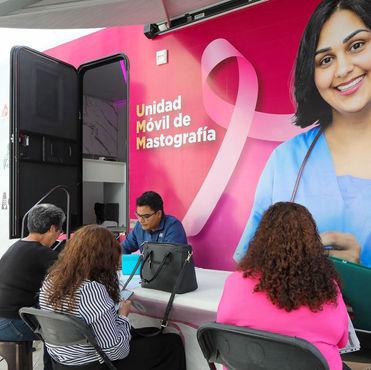 Llevan servicios gratuitos de salud a Santa Julia