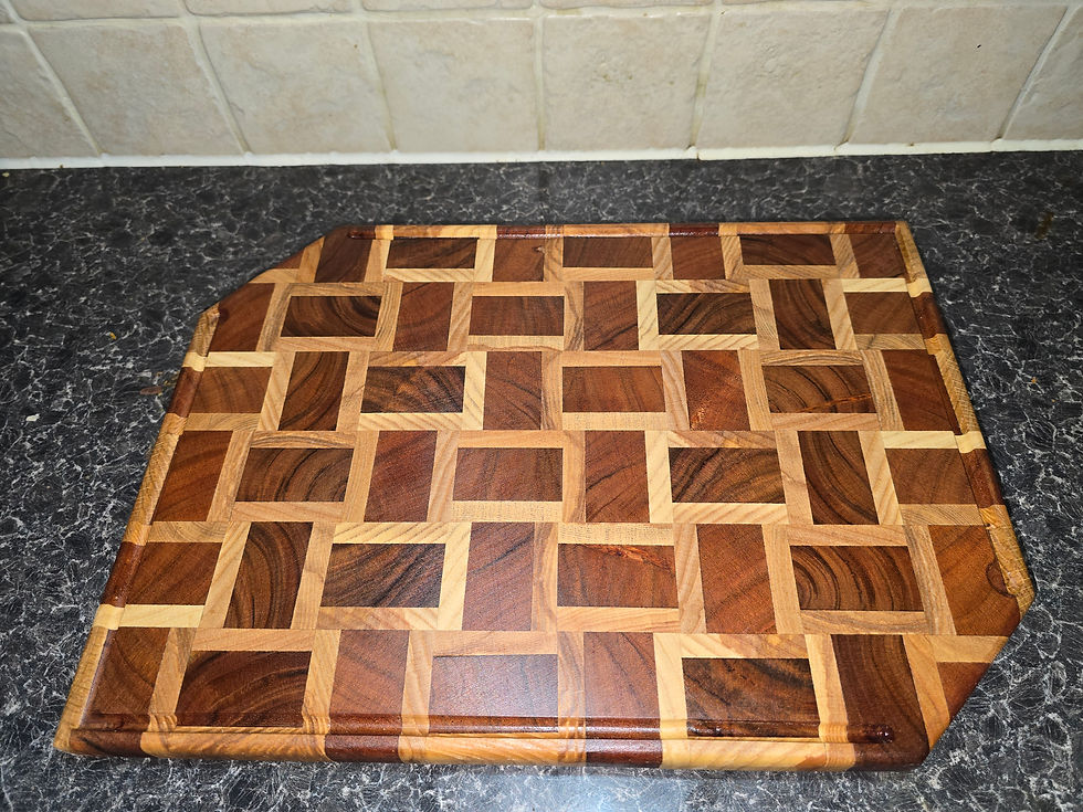 Thumbnail: Teak and oak 'weave' pattern chopping board