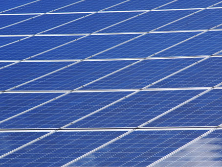 Instalaciones que te hacen ahorrar las placas solares también reducen tu IRPF