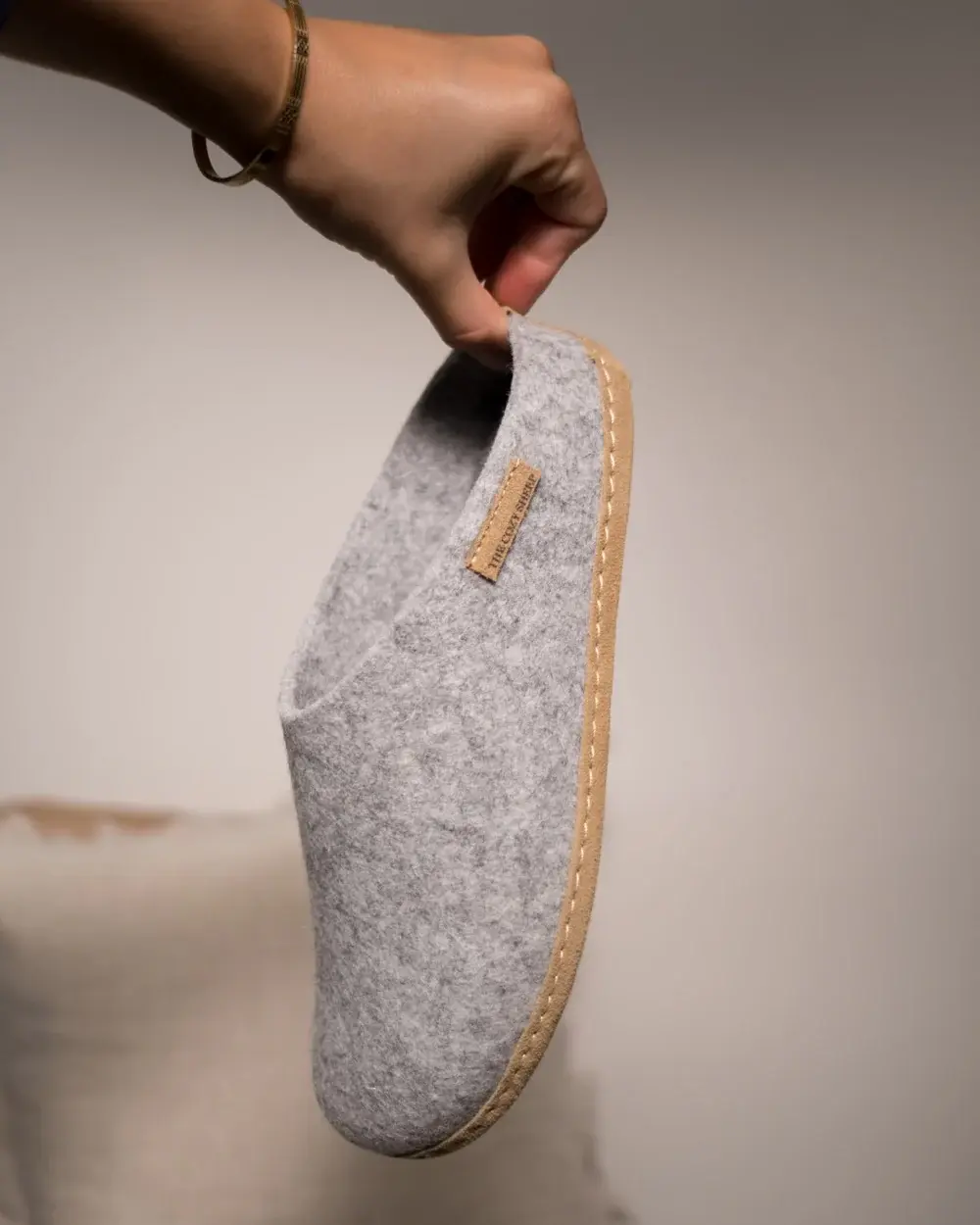 Tøffel Med Skindsål, Lysegrå - The Cozy Sheep