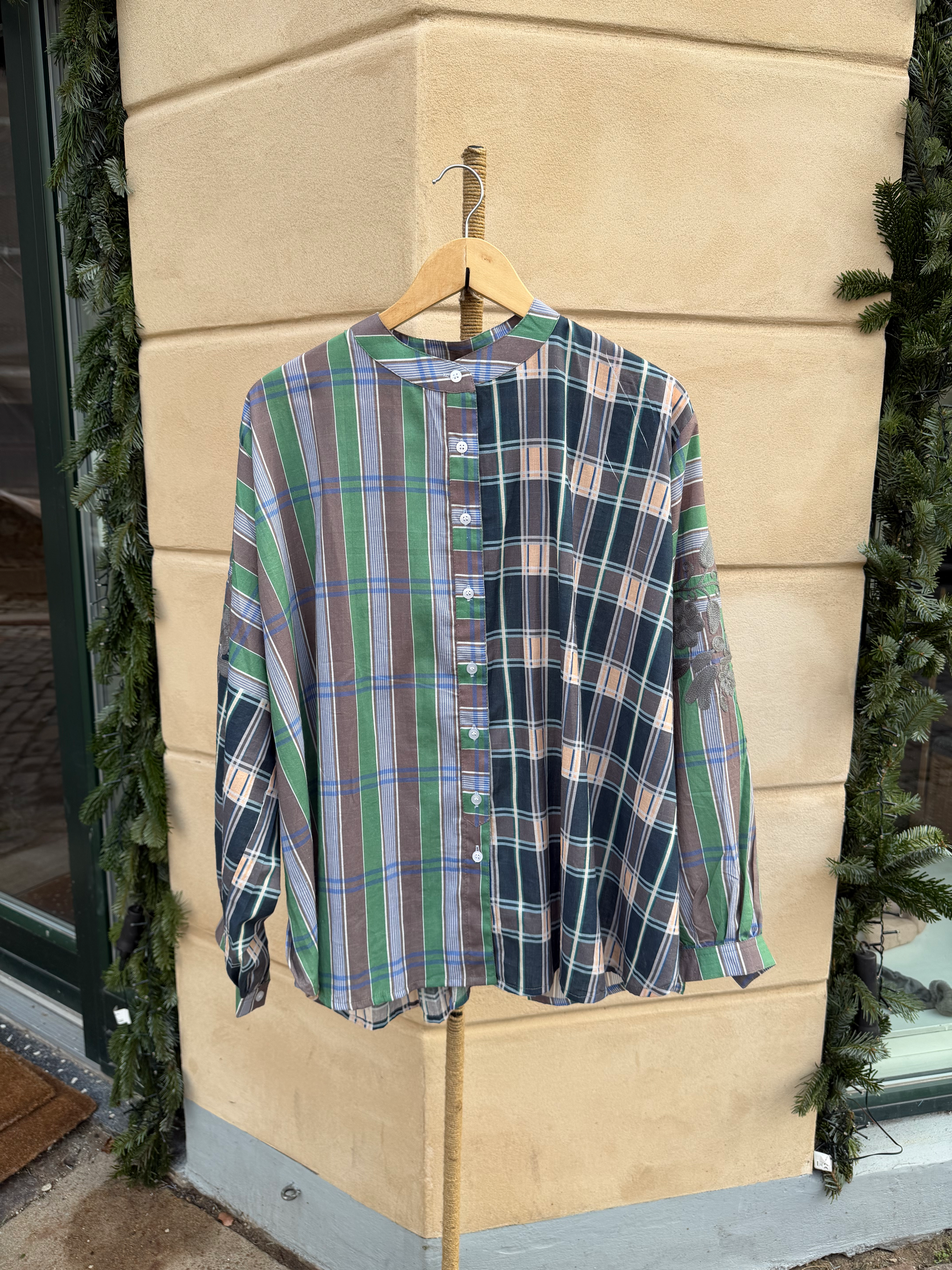 Broderet blomster skjorte, favorit grandpa ONESIZE - STILLMIND