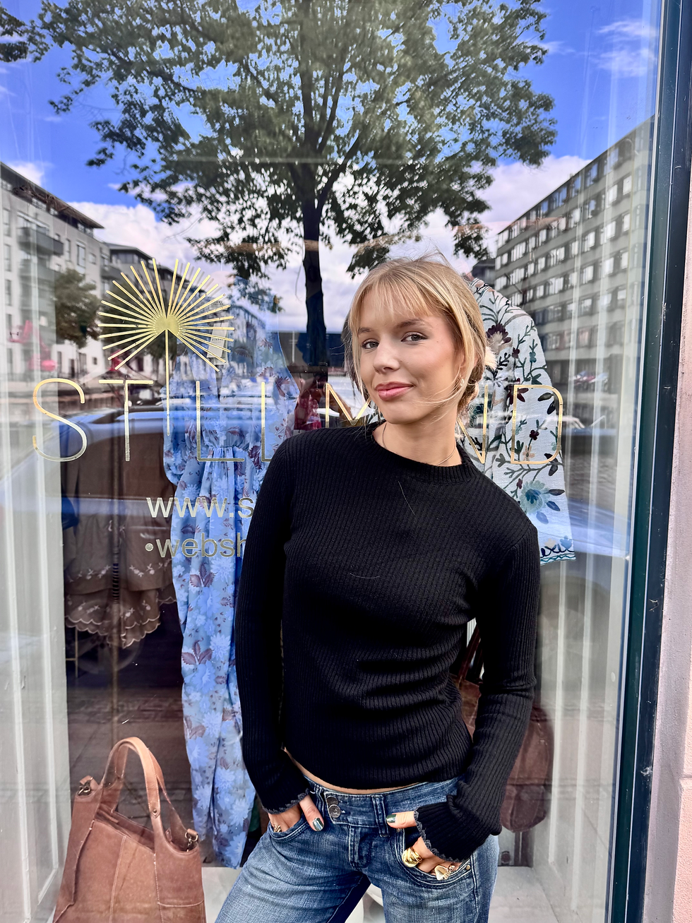 Miniaturebillede: Wegner Sweater, Nero - Maison Hotel