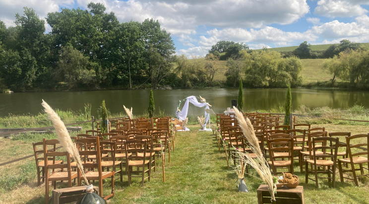 Cérémonie au lac du Château Sauvéméa