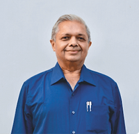 Dr%20Gupta%20photo%20(1)_edited.png