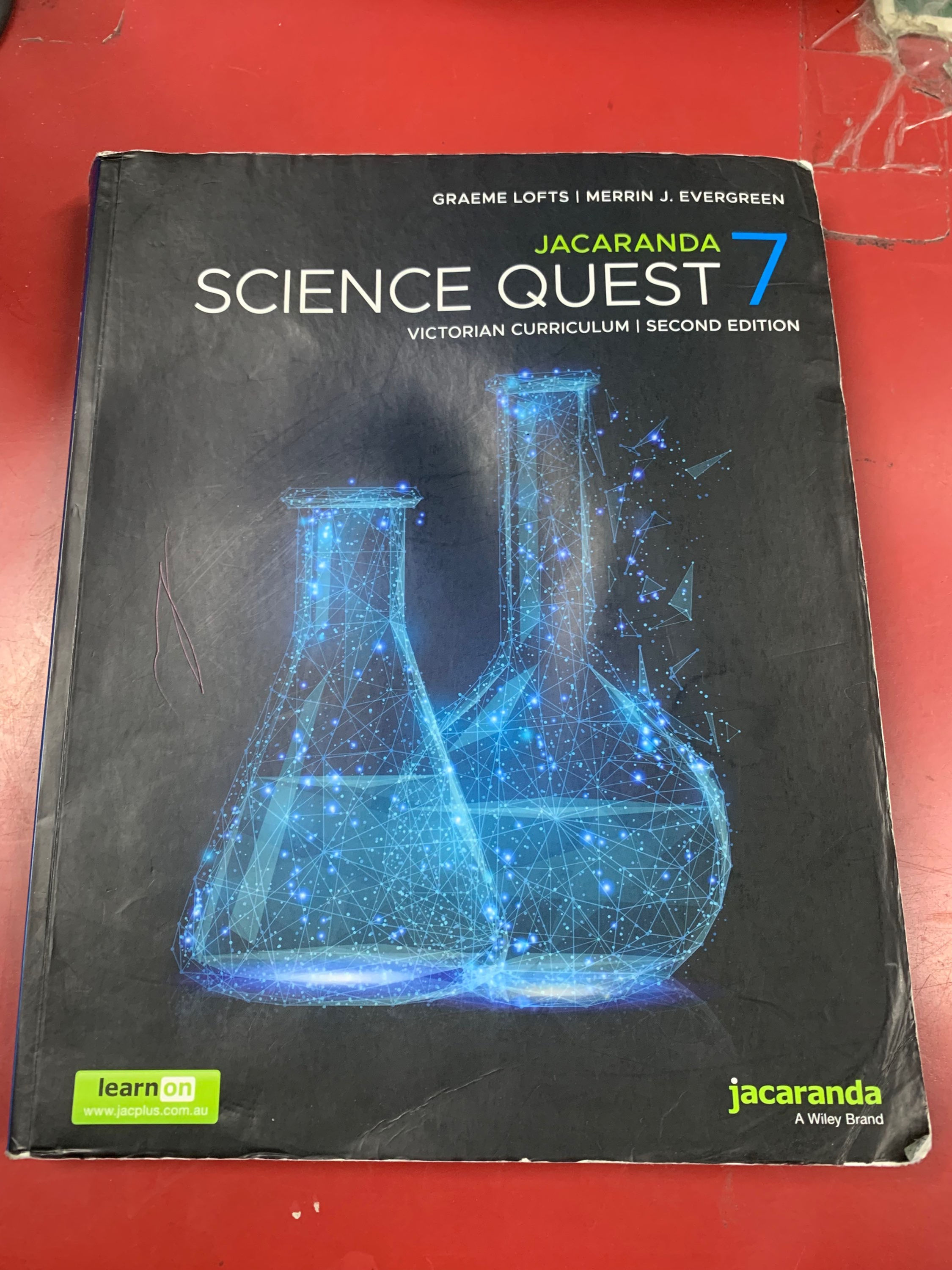 Jacaranda Science Quest 7 2E Victorian Curriculum (SECOND HAND)