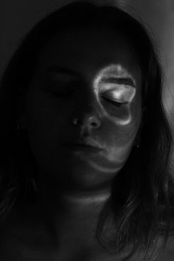 glass photoshoot b+w 18.jpg