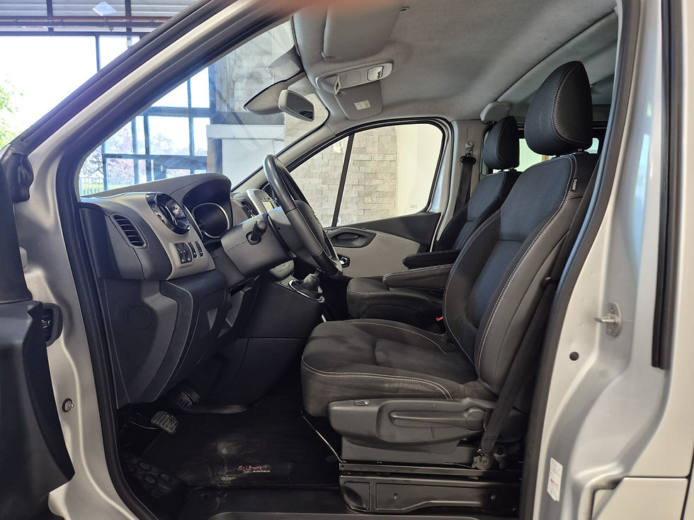 Miniaturbild: NISSAN NV300 COMBI 1.6 DCI 125CH S&S N-CONNECTA L2H1 3T0