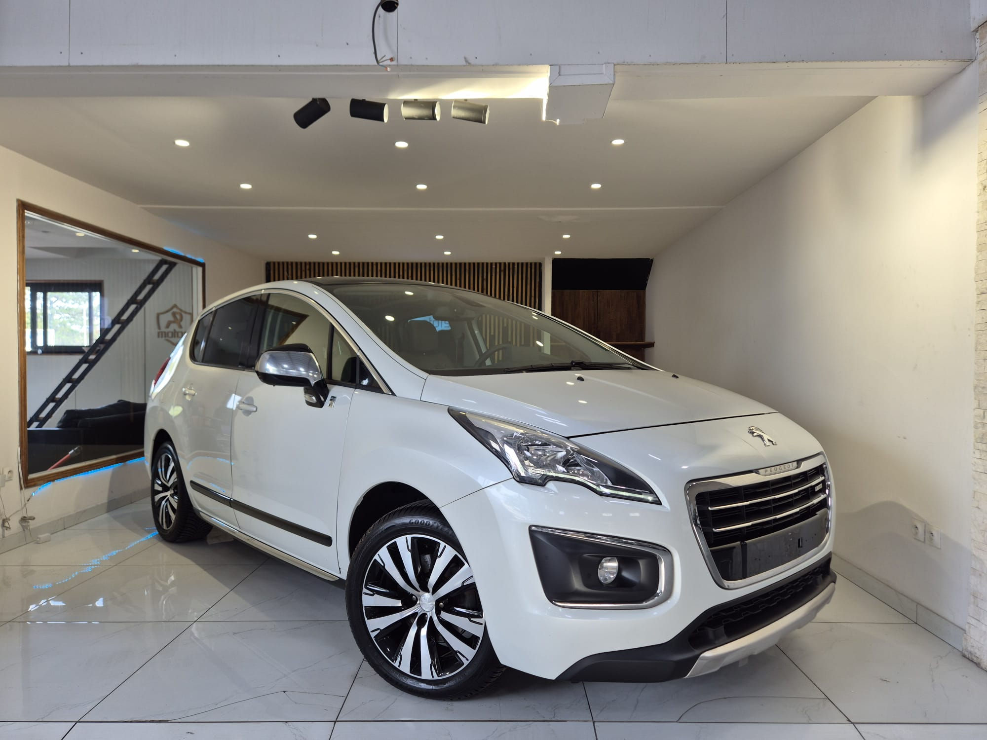 PEUGEOT 3008 2.0 E-HDI FAP ETG6 PLUS ELECTRIC 37