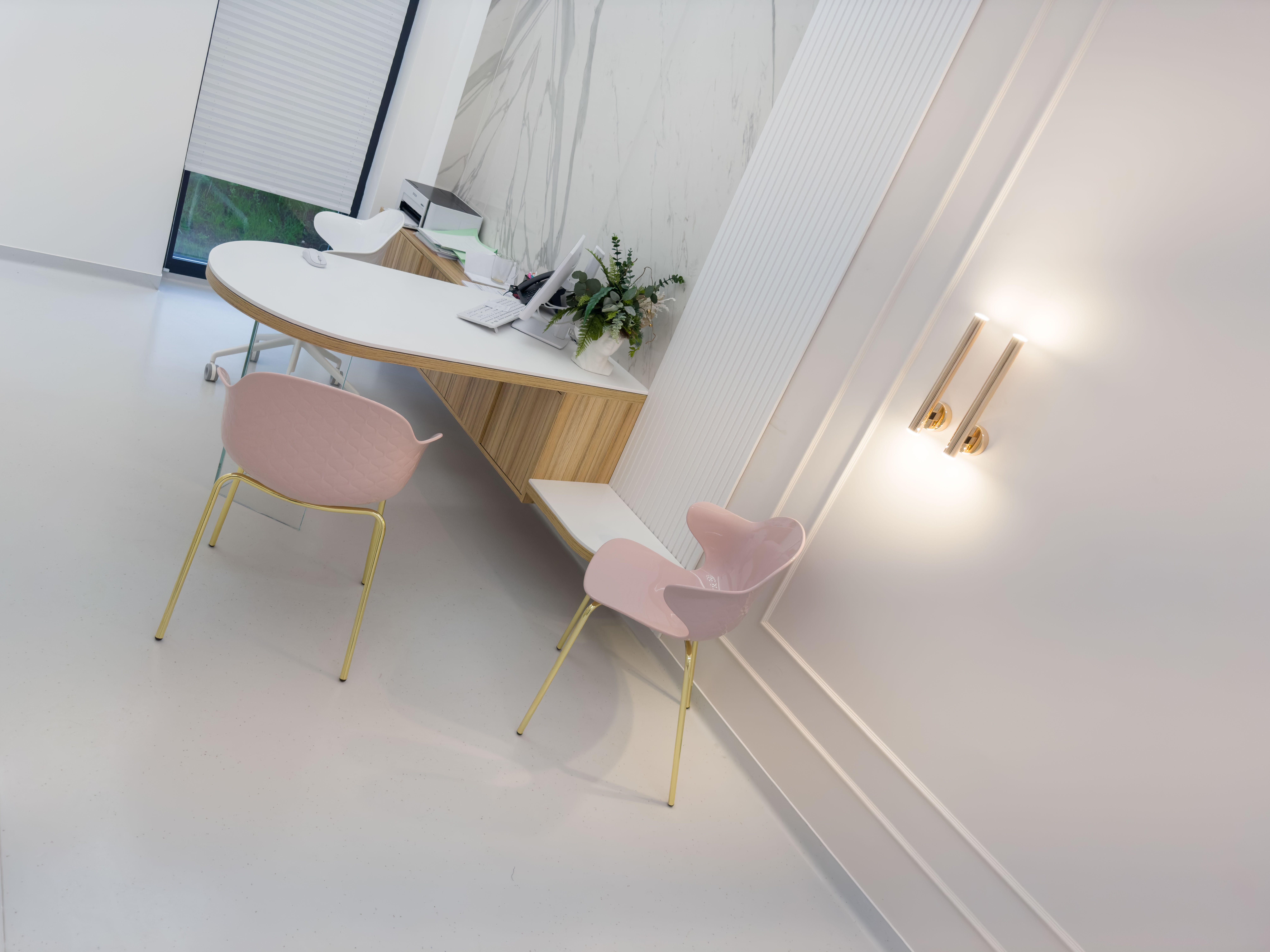 mobila pentru clinici, mobila la comanda, clinici la cheie, design clinici, design cabinete medicale, pardoseala placata cu ceramica, echipamente medicale, ustensile medicale