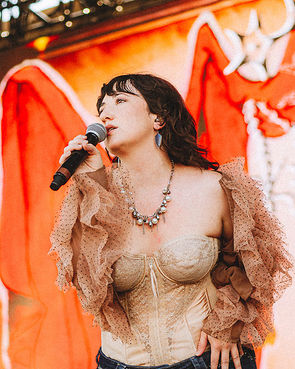 Interview: BEL at Oceans Calling: Dreamy Pop, Honest Words, and Ocean Air