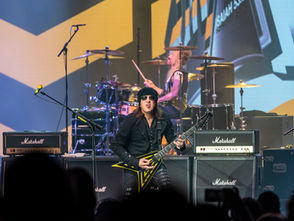 Concert Review: Stryper – Blue Gate Theatre – Shipshewan, IN