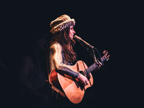 Concert Review: Lera Lynn at the Turntable in Indianapolis