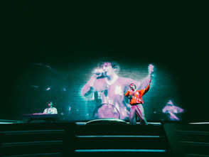 Concert Review: Glass Animals Bring an Unforgettable ‘Mid-June Heat Wave’ to Tampa