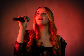 Artist Interview: Grace Elly