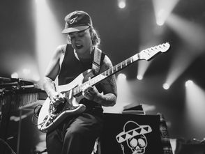 Concert Review: Tash Sultana's "Return to the Roots" Tour Awakens the Magic of Music in L.A