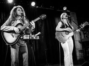 Concert Review: Belle and Chain Shine in Acoustic Set at Crowbar in Tampa, Florida