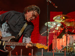 Concert Review: Bush with James and the Cold Gun and Mammoth at MGM Music Hall at Fenway in Boston, MA