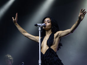 Nessa Barrett at the Fillmore Auditorium, Denver, Colorado