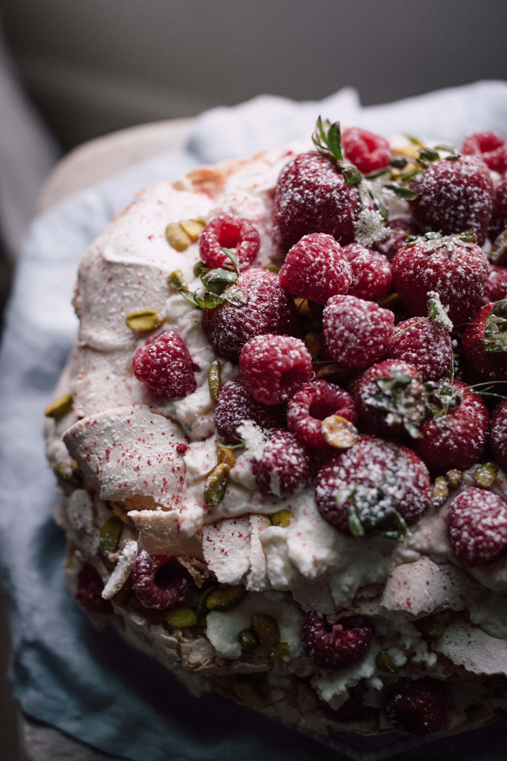 Pavlova with berries