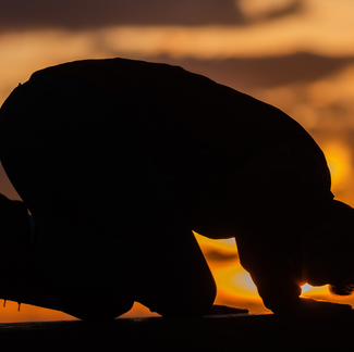 Elon Musk Requires Employees to Bow and Pray to Him, Plans to Expand Worship to Entire Countries