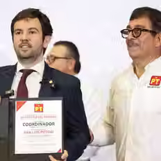 Con el respaldo de la gente que no se dobla y la convicción de seguir haciendo historia desde nuestra tierra, Gerardo Sánchez Zumaya formalizó hoy su registro como aspirante a la Coordinación Estatal