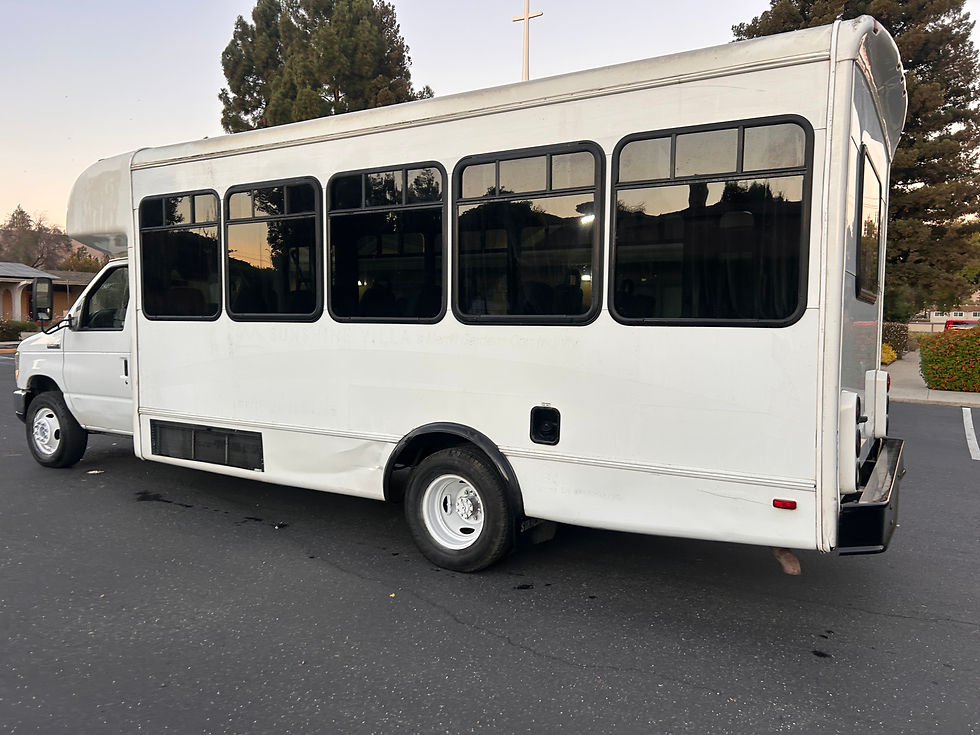 Thumbnail: 2008 ford E450 Econoline shuttle bus 