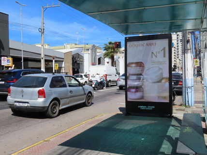 O Futuro dos Abrigos de Ônibus Inteligentes: Muito Além de um Ponto de Espera