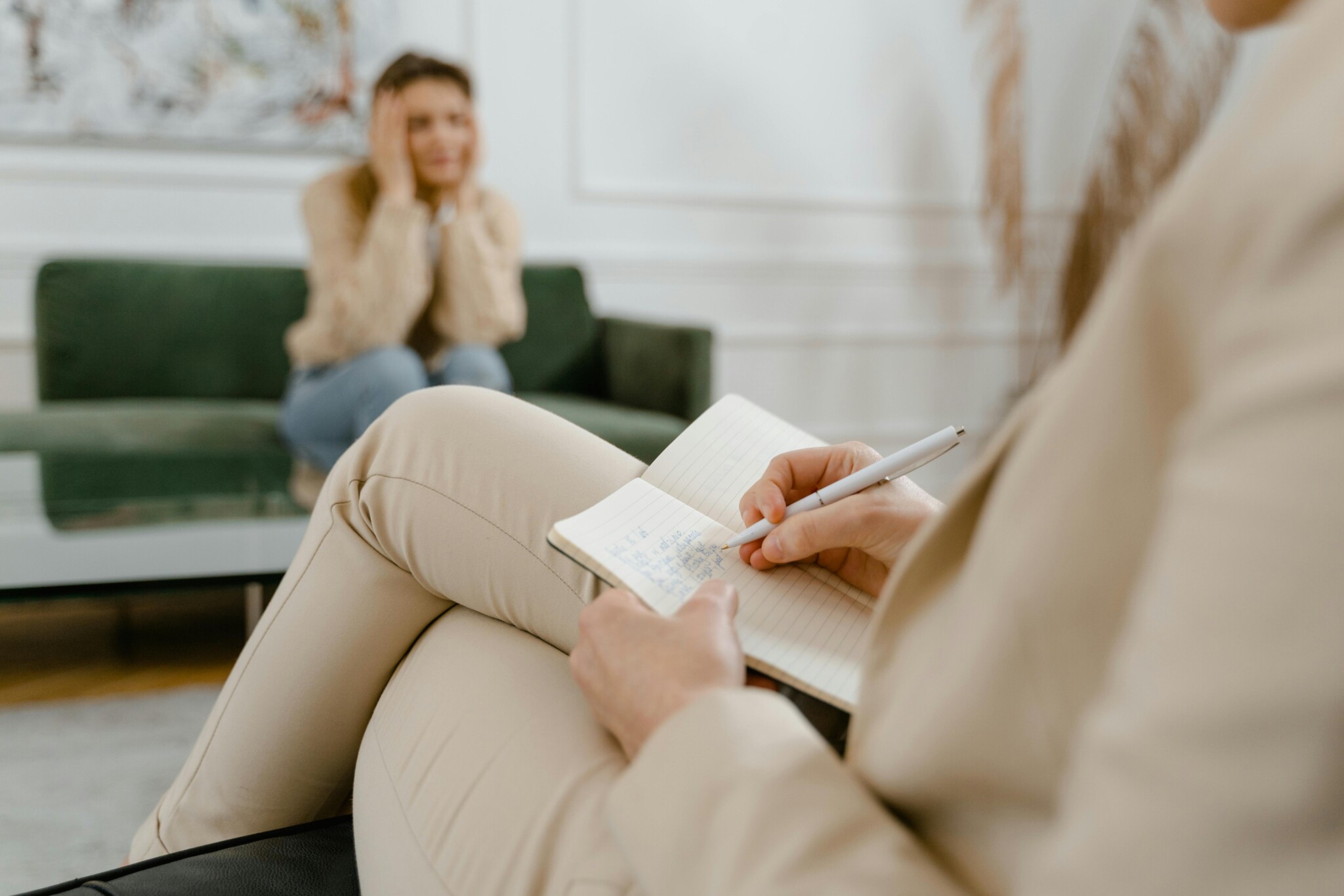 Are private pay therapists better than therapists who take insurance?