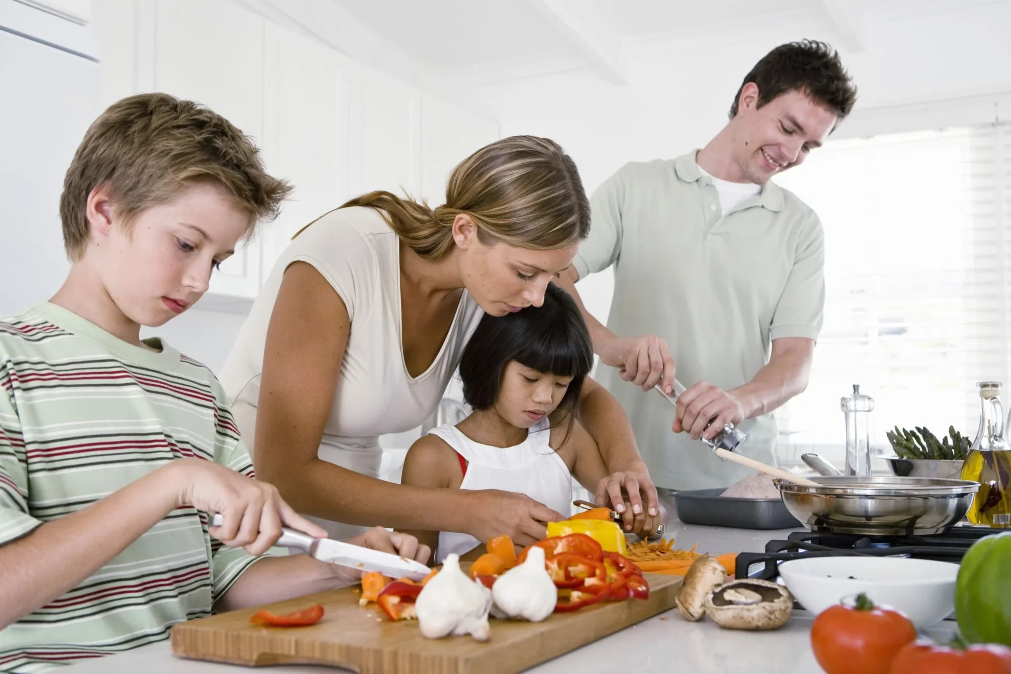 Family making dinner