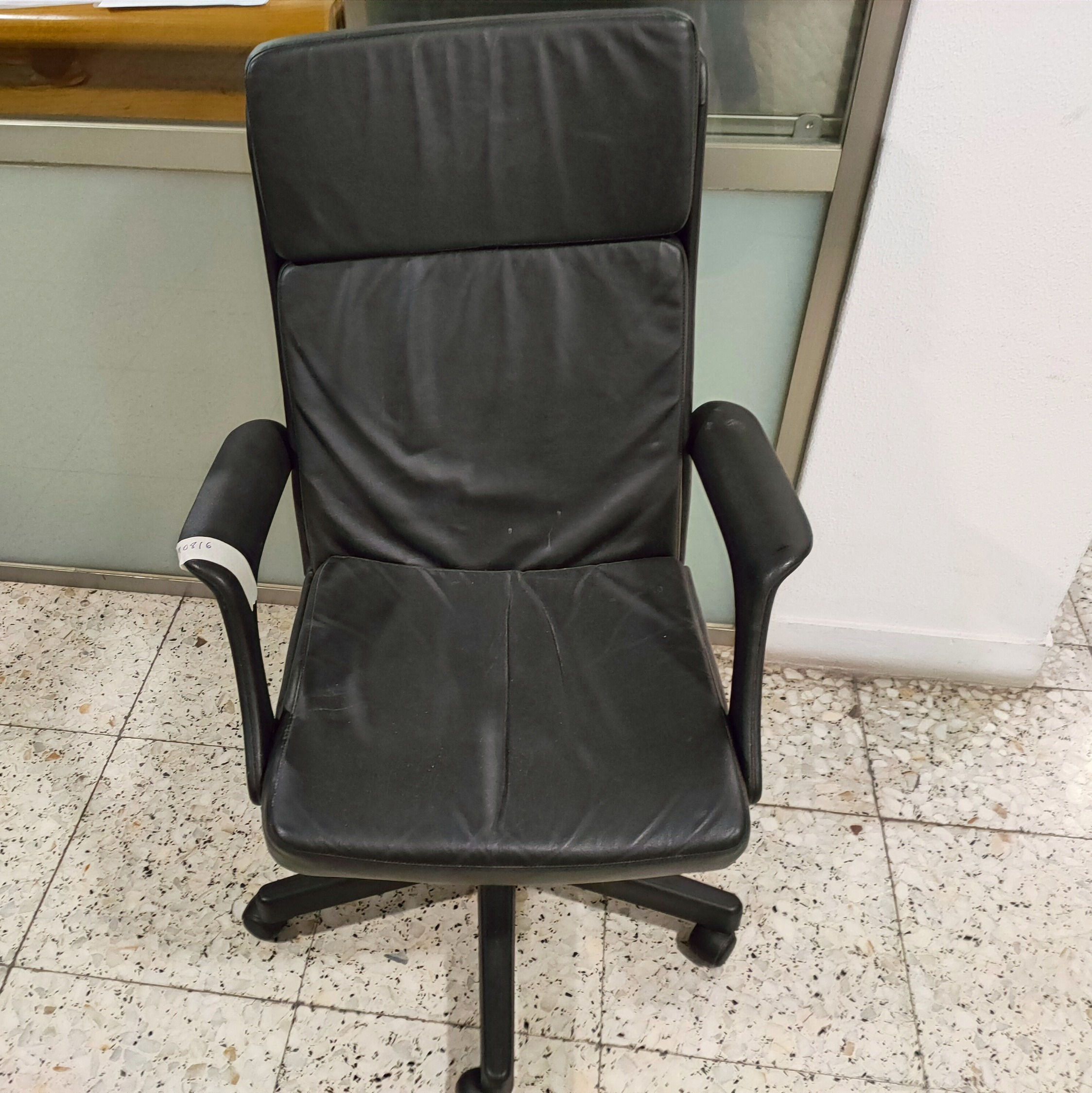 Sillón "Dirección" simil piel negro