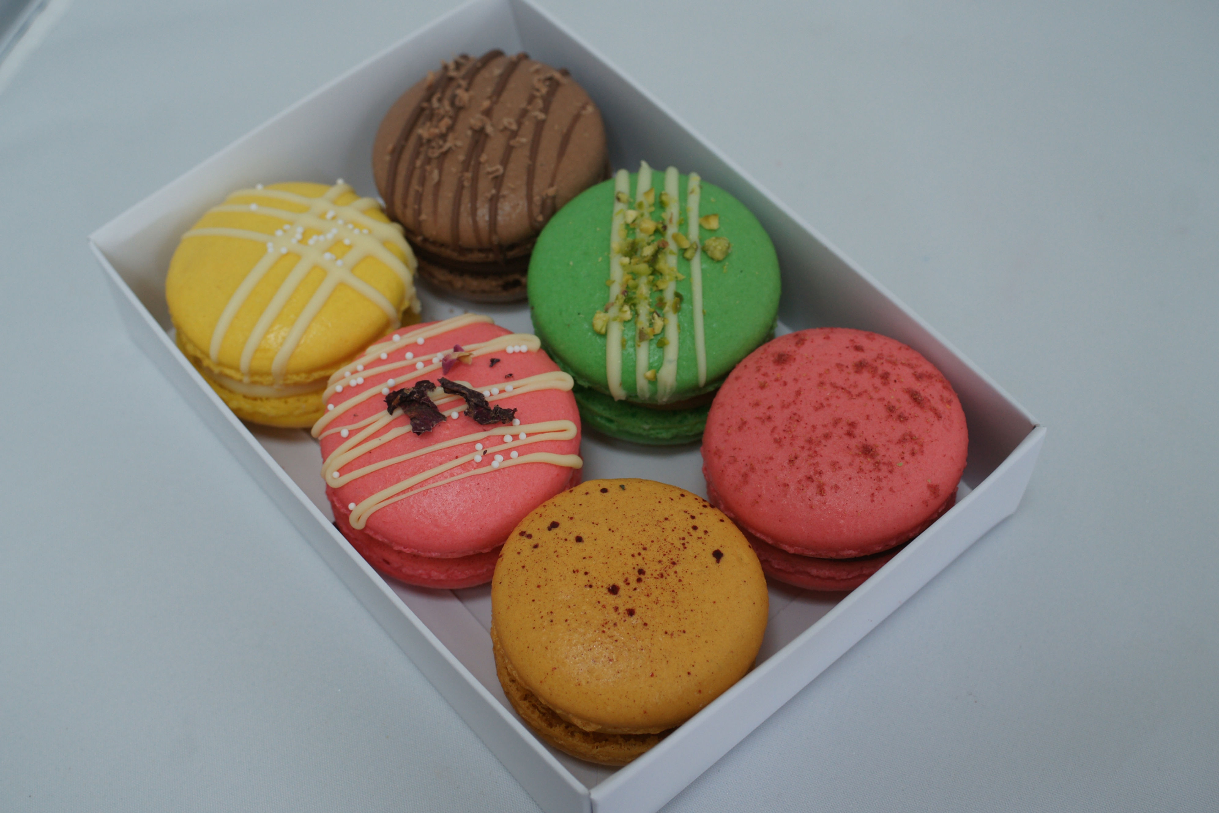 Box of 6 macarons