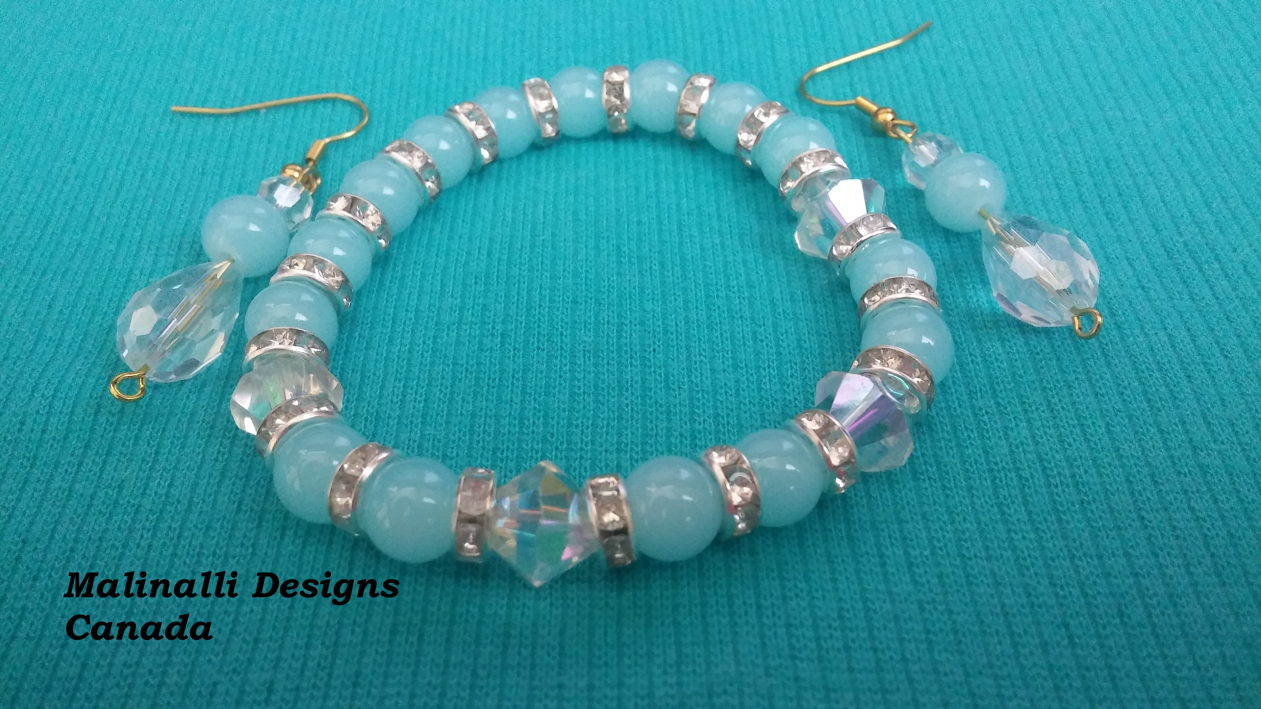 080.-Light blue and clear bracelet