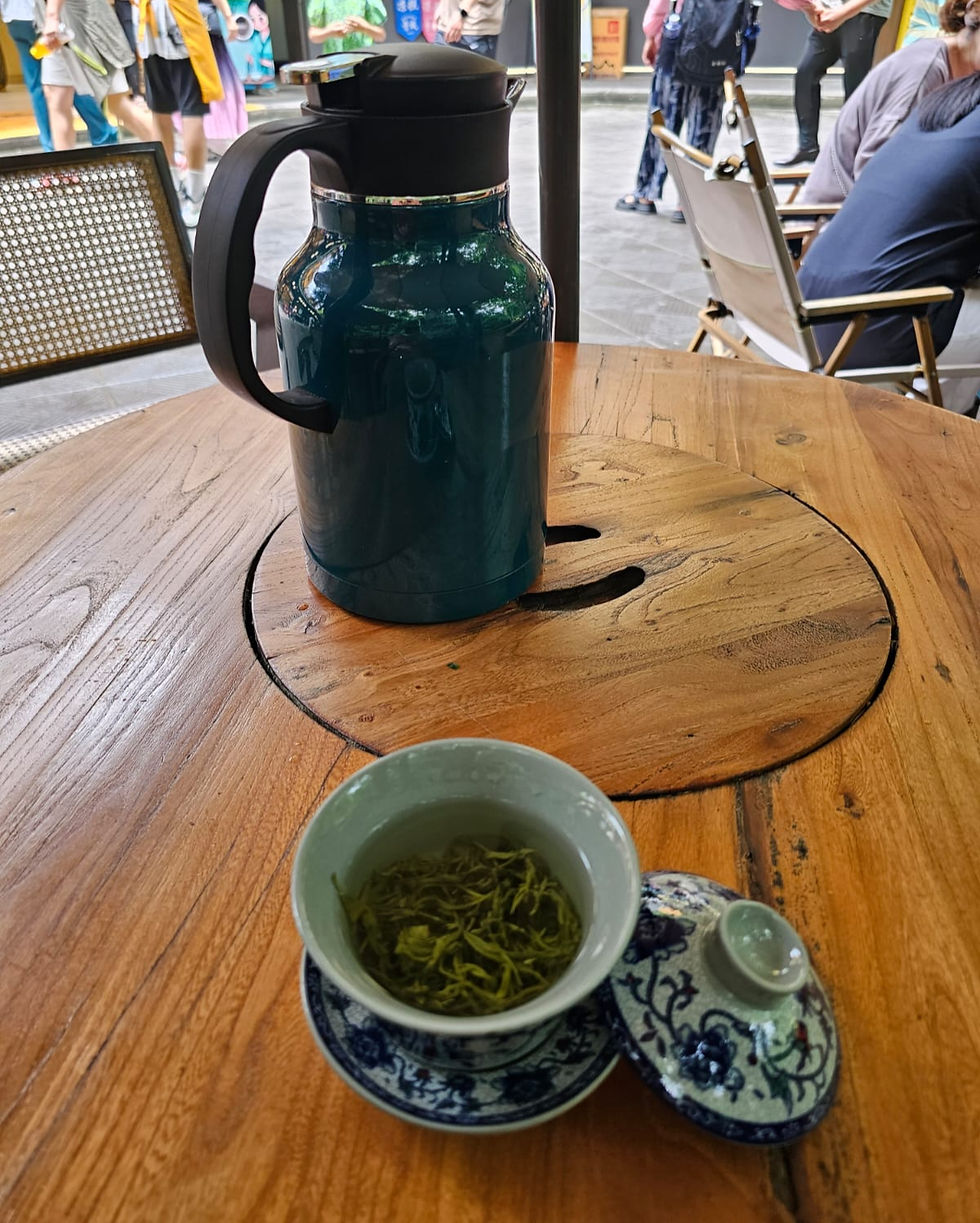 Enjoying a cuppa tea of 青城供奉茶 at Chengdu's Qingcheng Mountain (read my previous post on Chengdu trip here: Chengdu trip - Panda land!) as I pondered over the questions to prepare for panel discussion🤔☺️