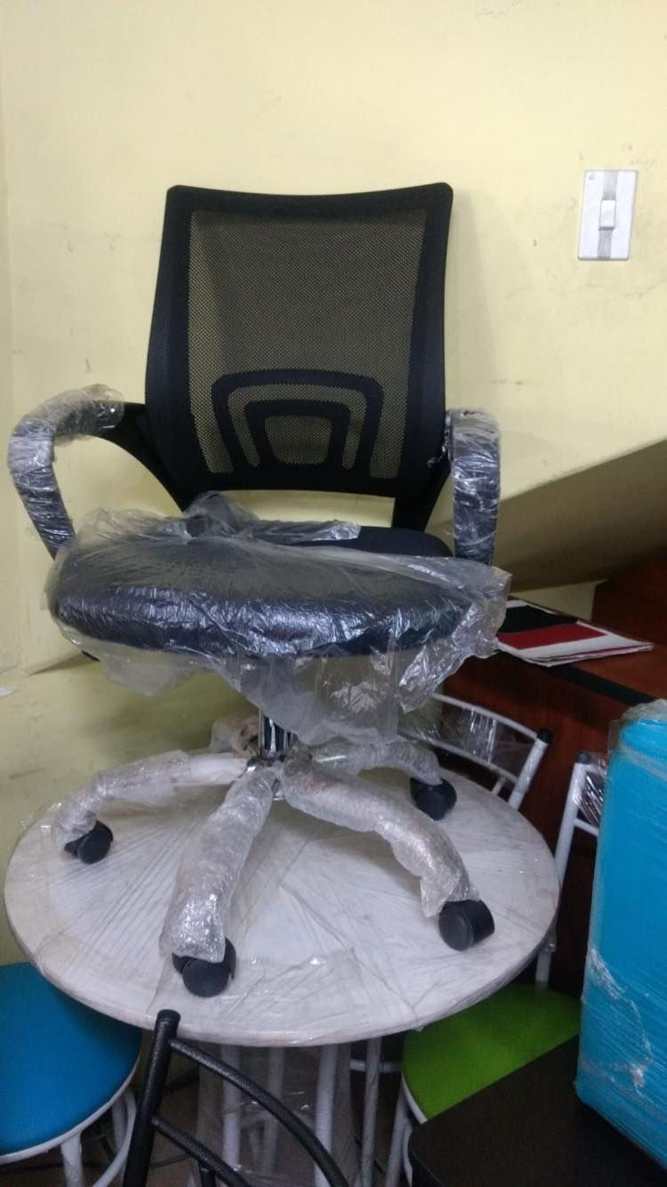 Silla Giratoria Tipo Secretaria En Malla