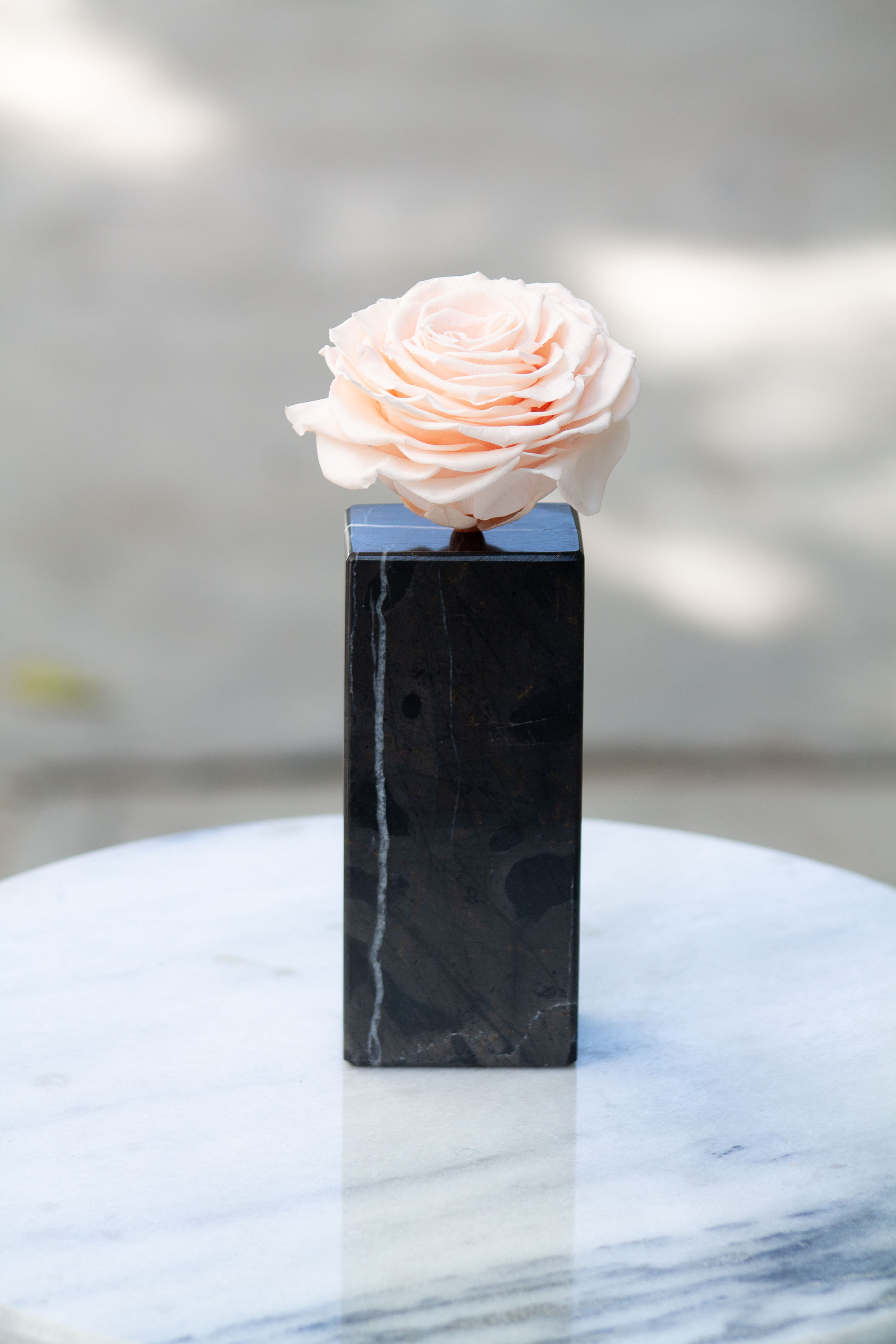 Pedestal Mármol Grande MN-Flor Magna