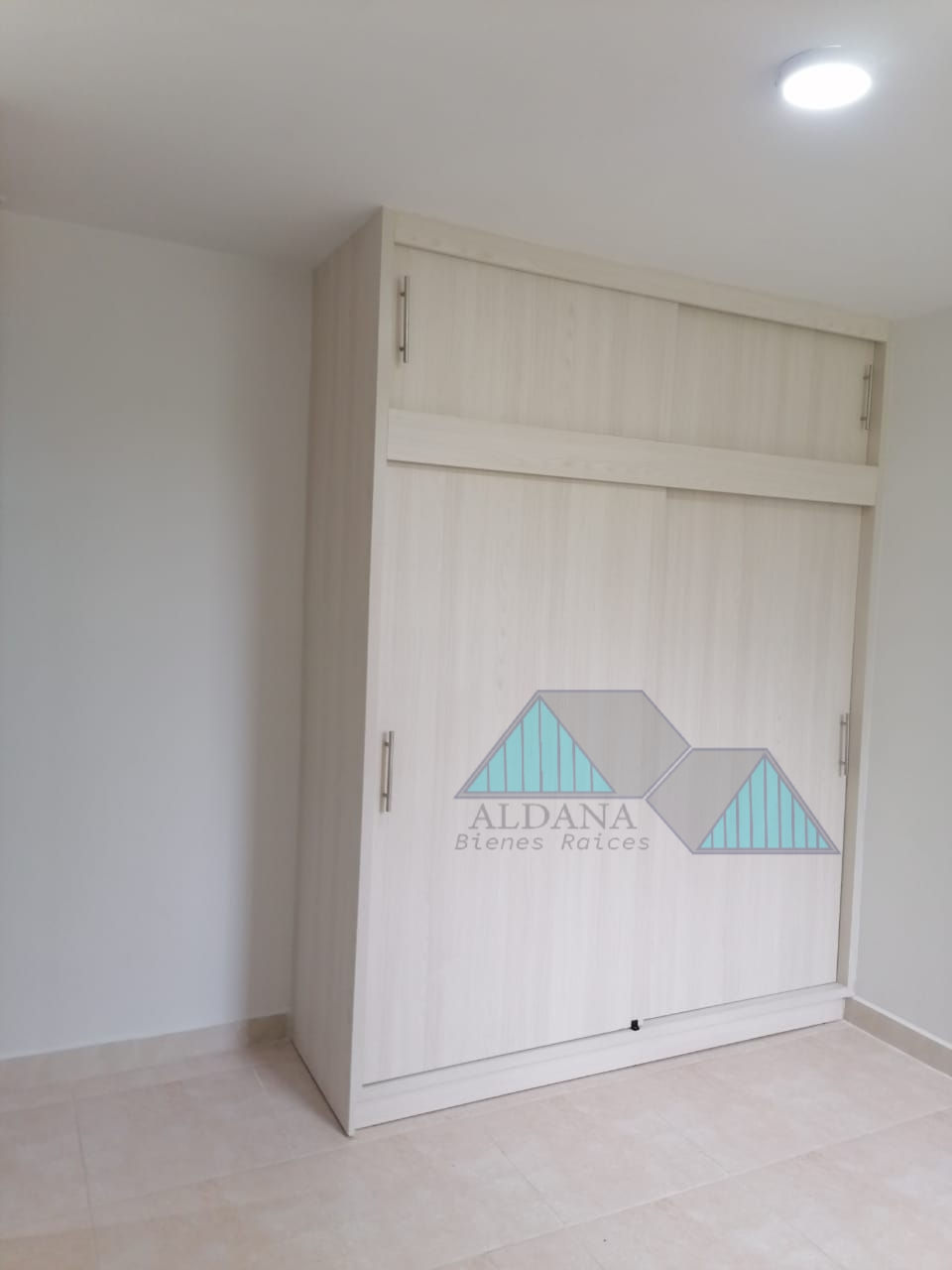Miniatura: Vendo Apartamento 60 mts²
Carmen de Viboral 
Matrícula 100 %
