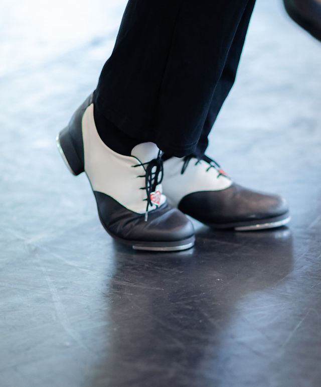 Yummsion Homme Chaussures Claquettes Danse,Economy Jazz Tap Shoes,Claquette Danse Chaussure Cuir Verni,Confortable,Flexible Commodité Et De Commodité,Spectacles Et L'Entra îNement RéPéTitions Yummsion Homme Chaussures Claquettes Danse,Economy Jazz Tap Shoes,Claquette Danse Chaussure Cuir Verni,Confortable,Flexible Commodité Et De Commodité,Spectacles Et L'Entra îNement RéPéTitions
