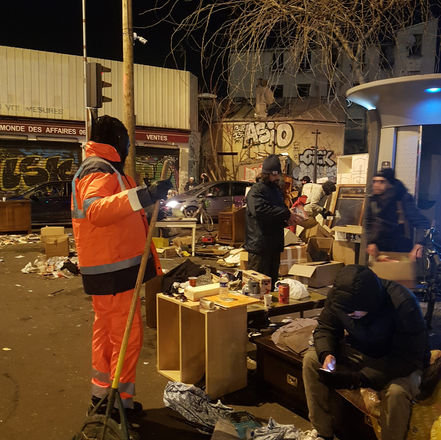 Faire place à tou.tes - Une recherche-action pour  repenser la place des vendeurs de rue dans l’espace public