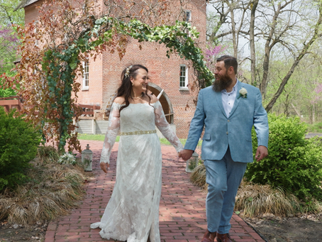 bride and groom at Deep River County Park