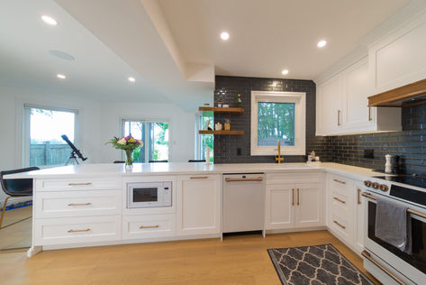 Open Kitchen Cabinetry Entertainment Barrie ON.jpg