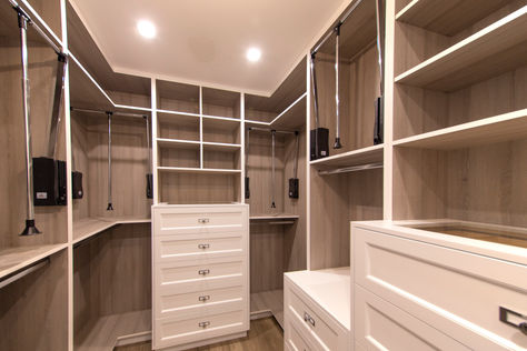 Walk-In Closet Guelph.JPG