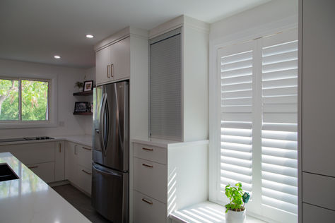 Bright Modern Custom Kitchen Barrie.jpg