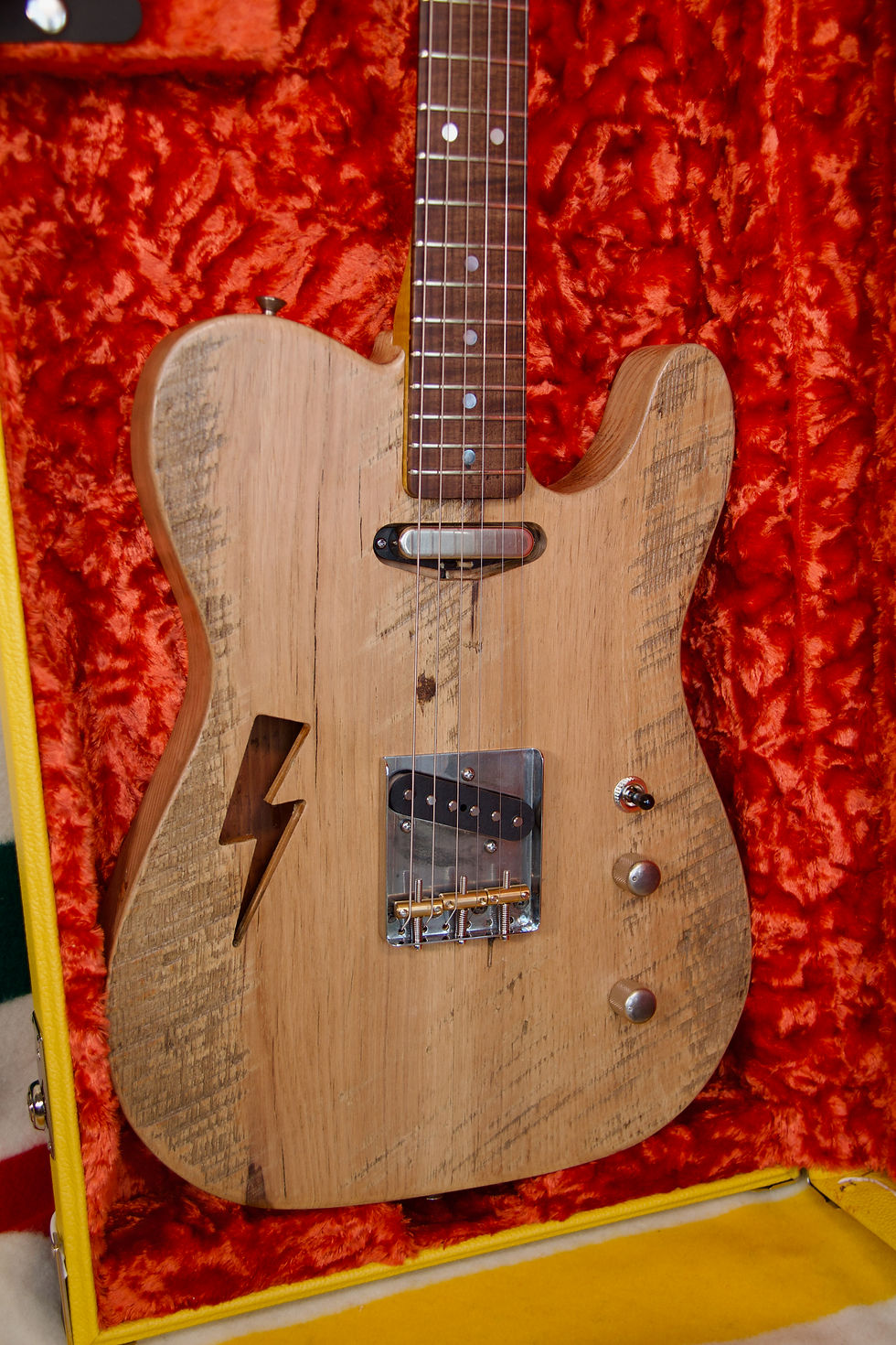 サムネイル： "Blondie" Custom Shop Lightning Hole Semi Hollow Tele | Black Volt Amplification