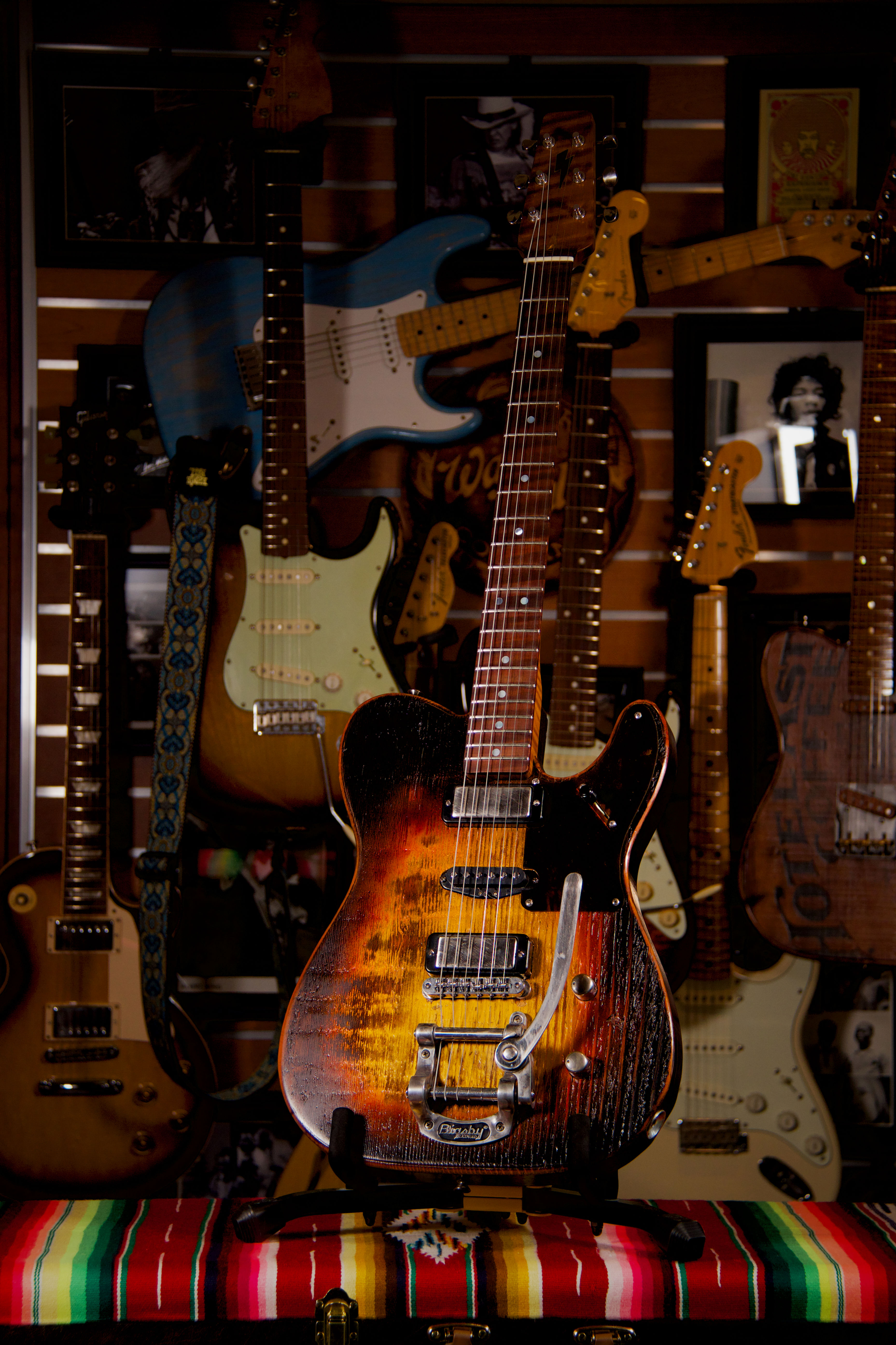 Gold Burst 3-Pickup w/ Bigsby | Black Volt Amplification