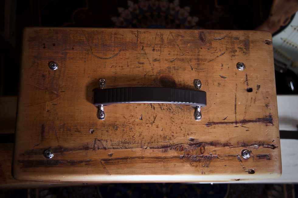 サムネイル： The Hawk #36 "Shorty" | Black Volt Amplification