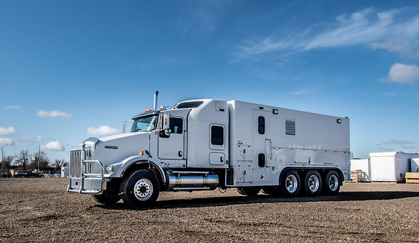 Heavy Duty White Truck body large chassis