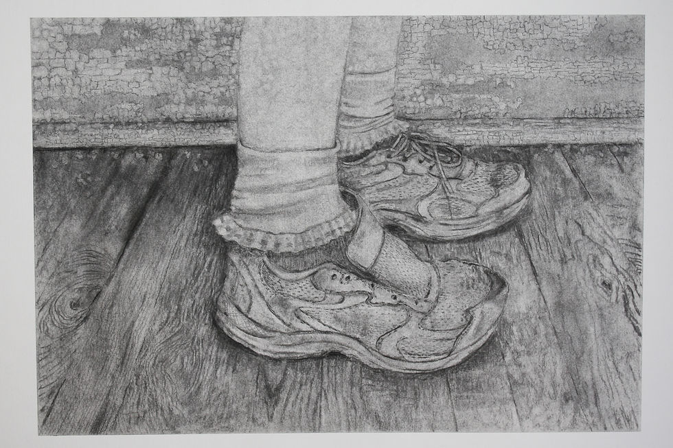 Anna's missing shoe lace.