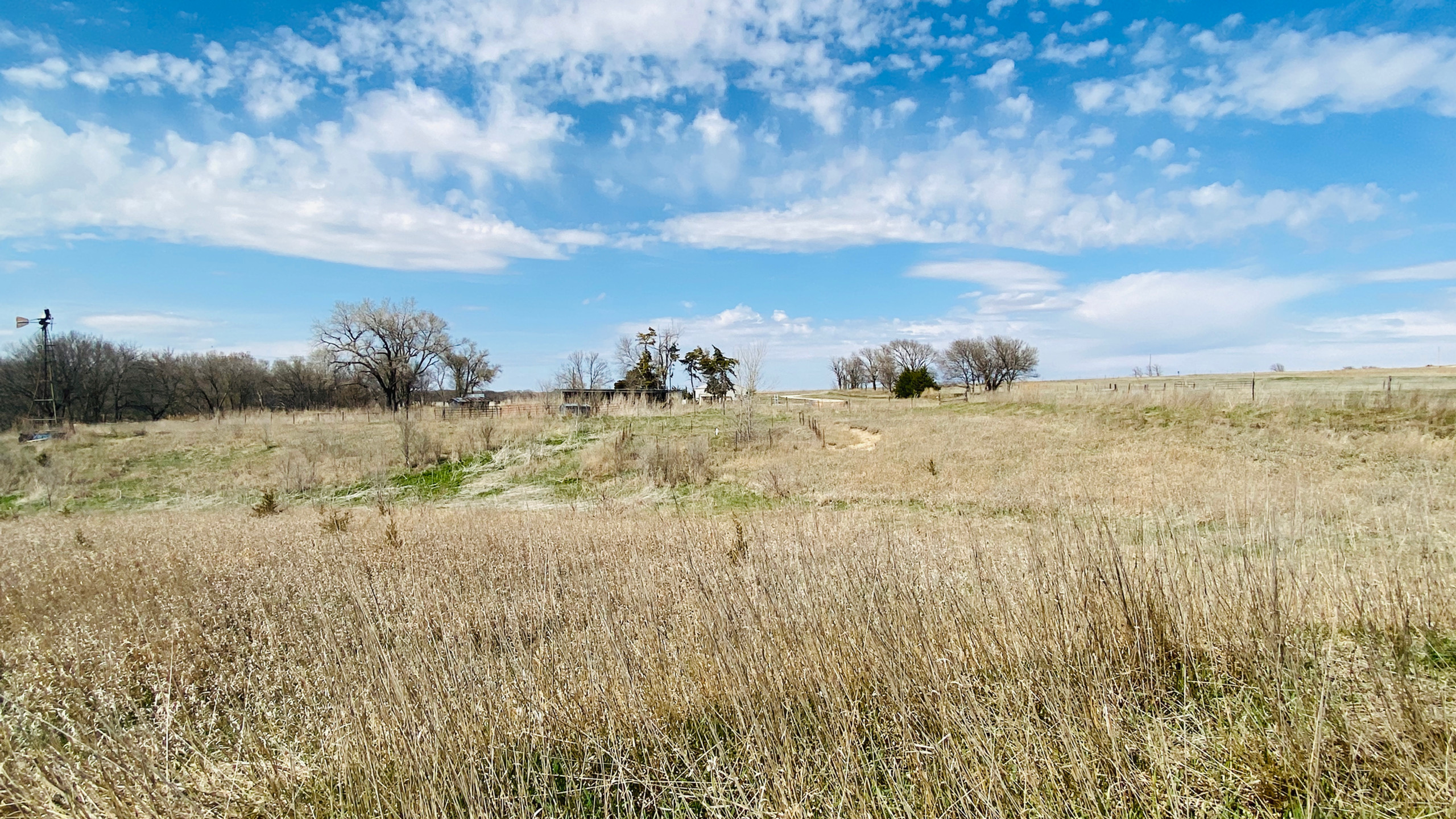 1333 W Rd Burr Oak, KS with 9 acres