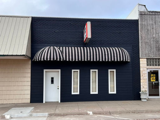 IMPROVED PRICE! 113 E Main Mankato, KS 66956